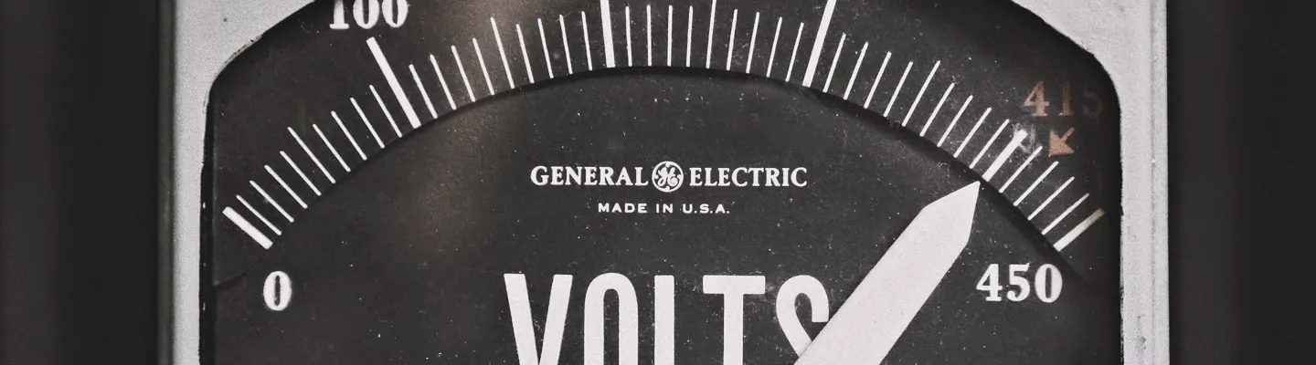 gray GE volt meter at 414